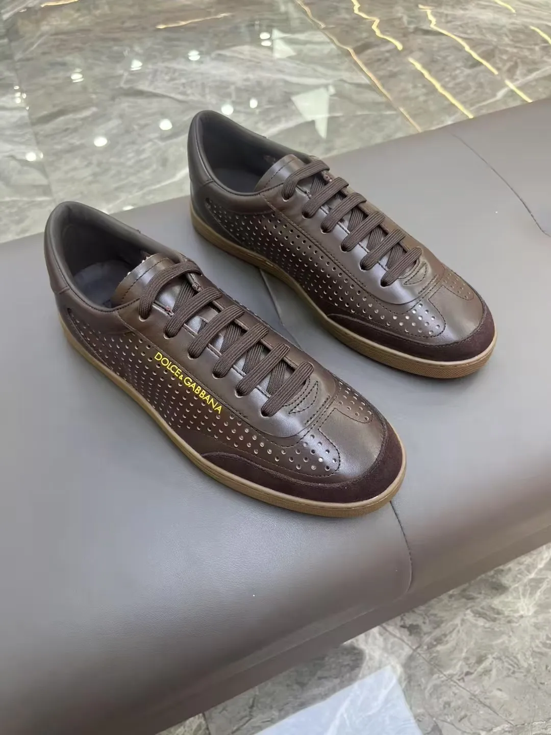 Men's Men's Shoes 💰400 [New Style] 🐝🐝DG—Dolce&G men's calfskin sneakers Portofino Yacht shoes, simple and versatile design, unique saddle leather soles. The Dolce &G logo rear wing is the icing on the cake. Imported cowhide + rubber outsole Size: 39-44 (customized at 38.45)